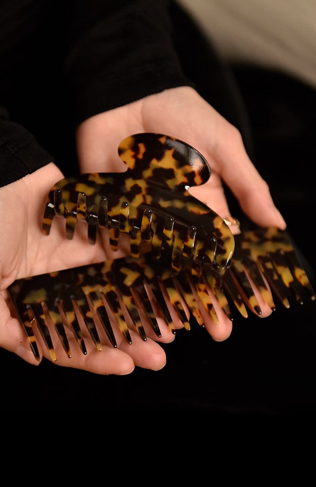 Medium Couture Claw Clip - French Classic